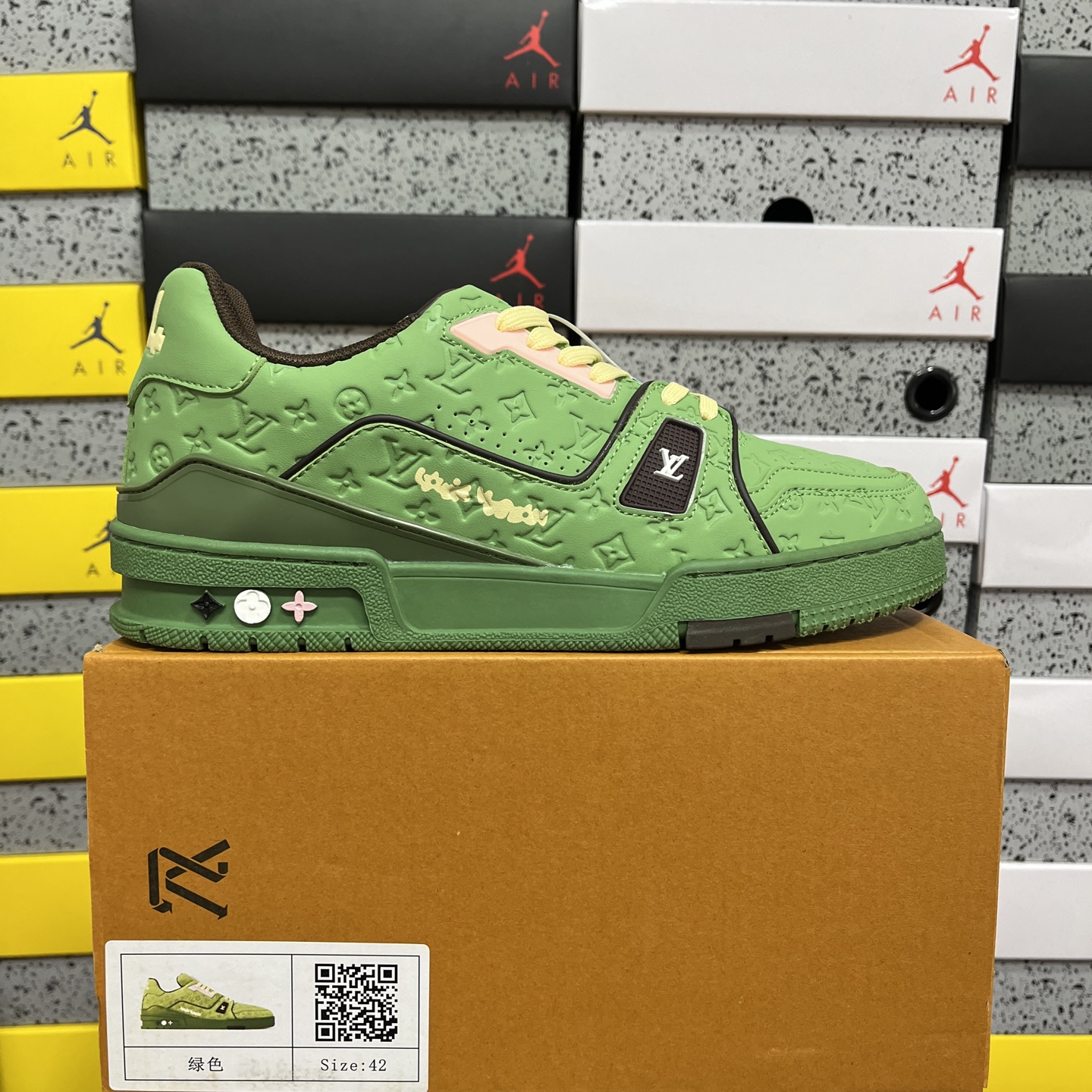 Louis Vuitton Trainer - Image 10