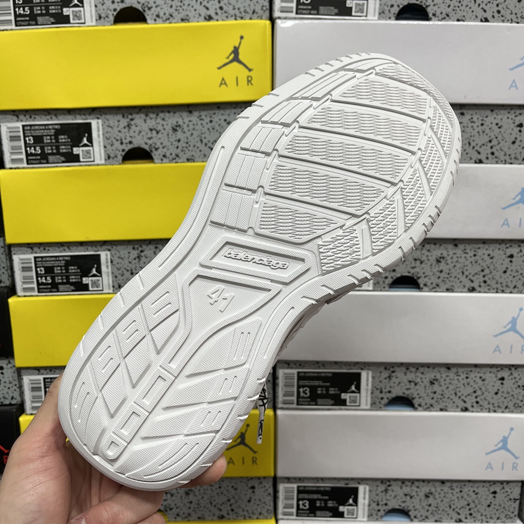 Balenciaga Hamptons Sneakers - Image 5
