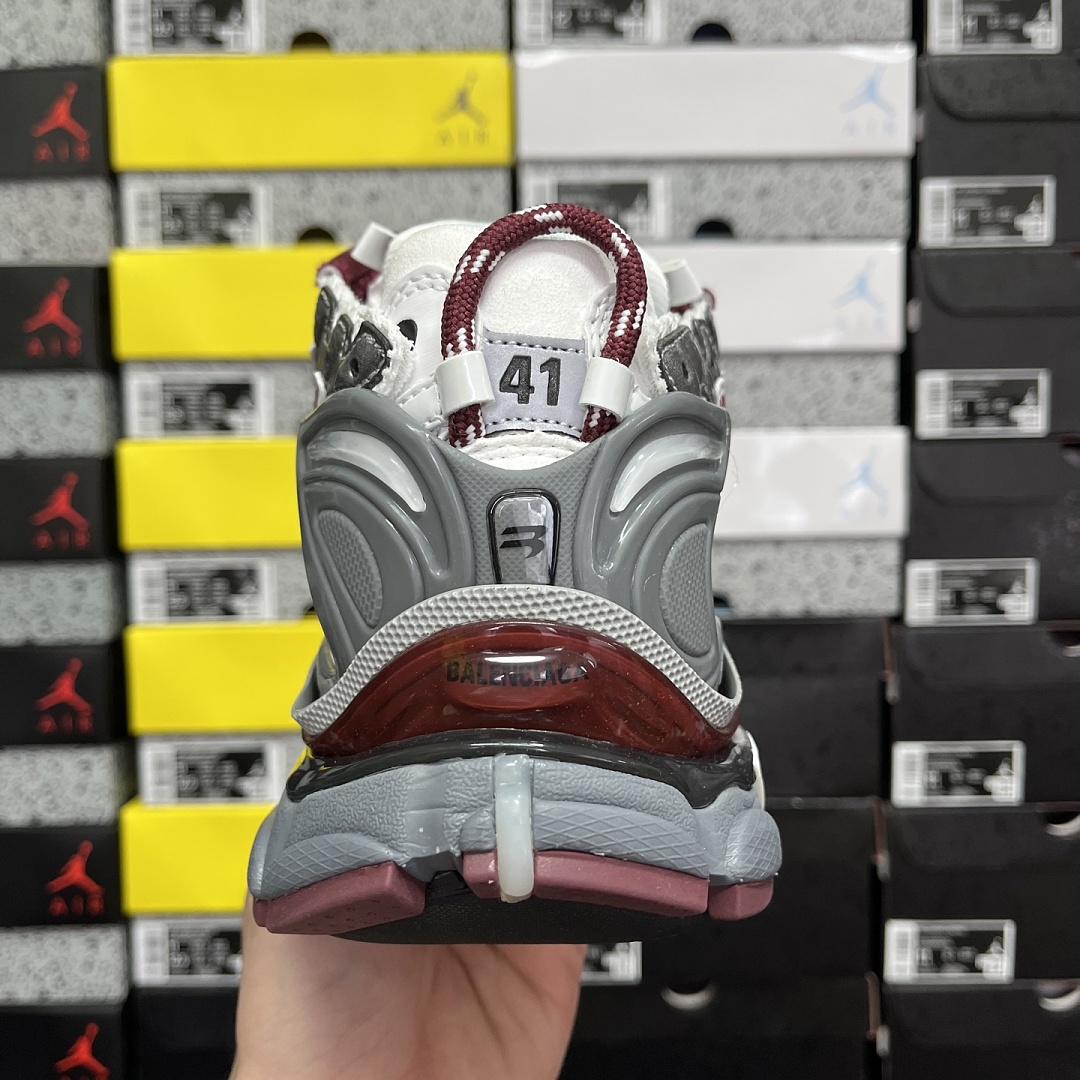 Balenciaga BLCG Runner 7.0 - Image 10