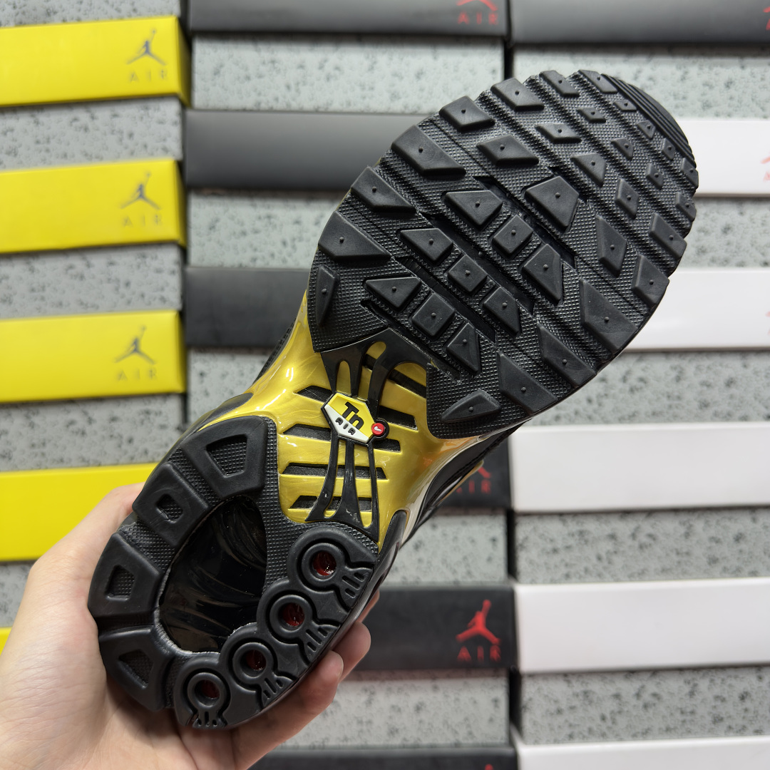 Nike Air Max Plus - Image 8