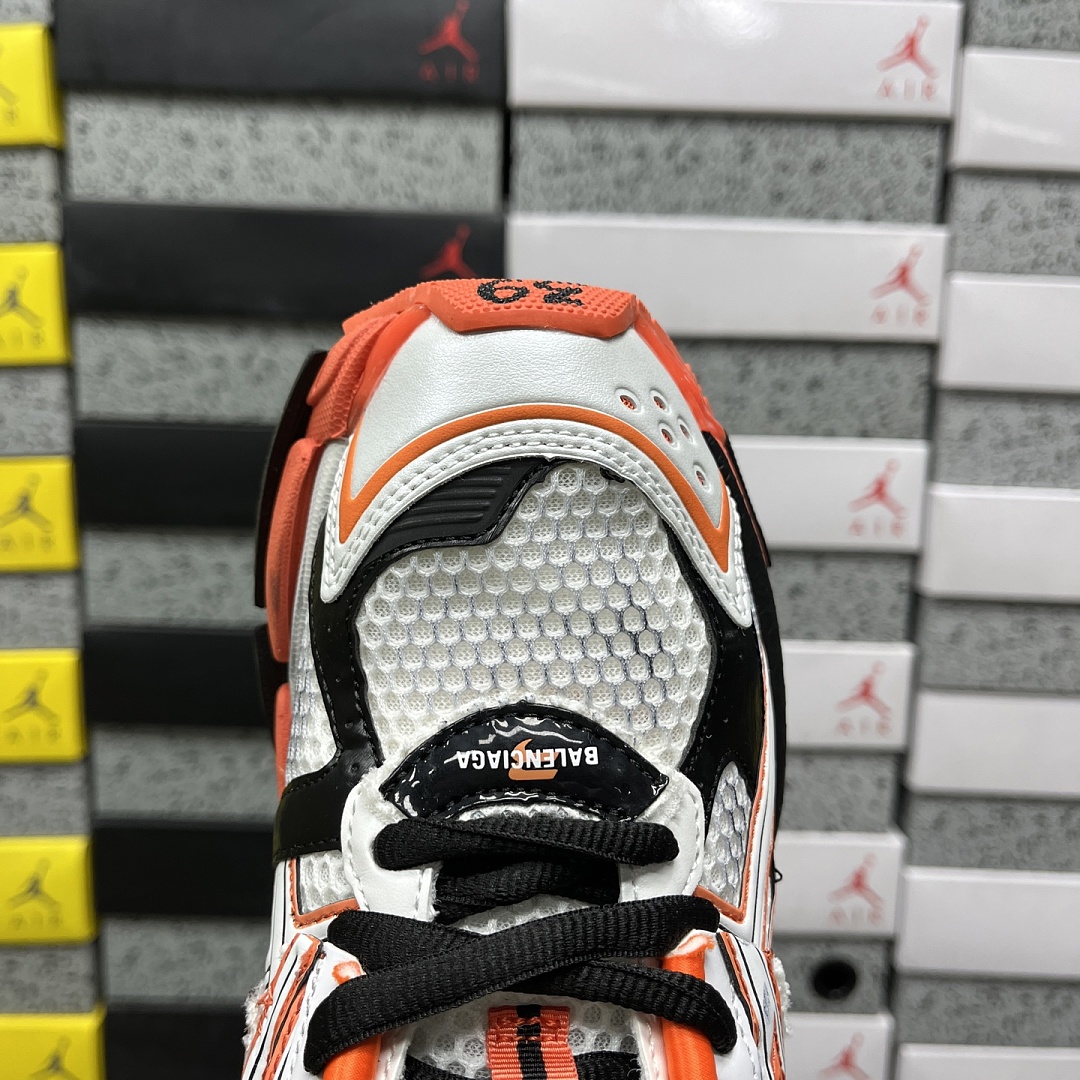 Balenciaga BLCG Runner - Image 81