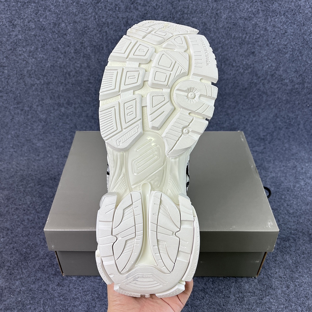 Balenciaga Runner - Image 114