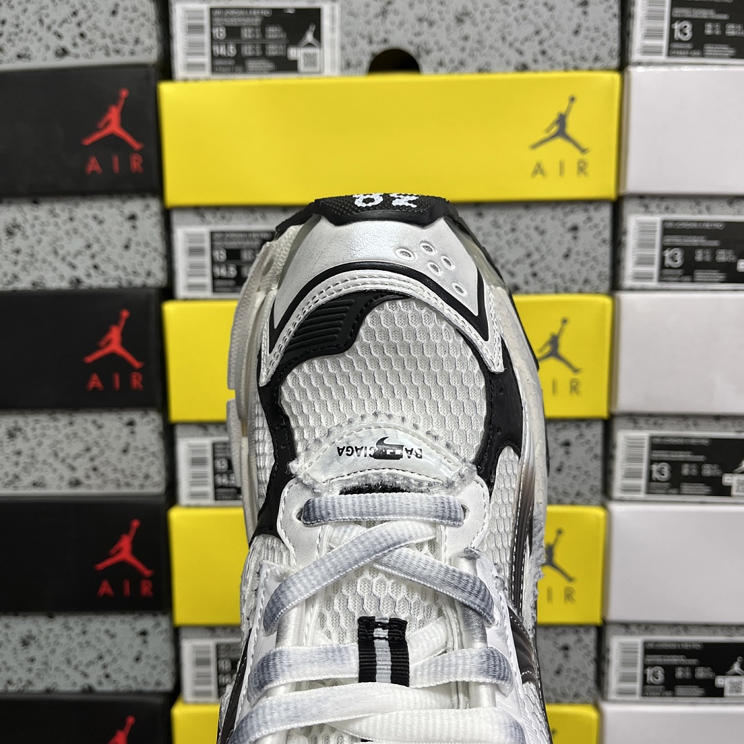 Balenciaga BLCG Runner 7.5 - Image 2