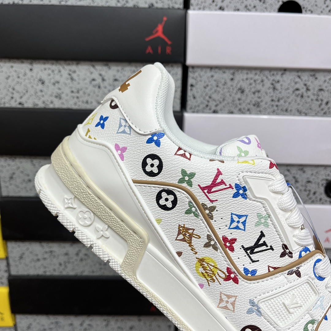 Louis Vuitton Trainer / (White) - Image 6