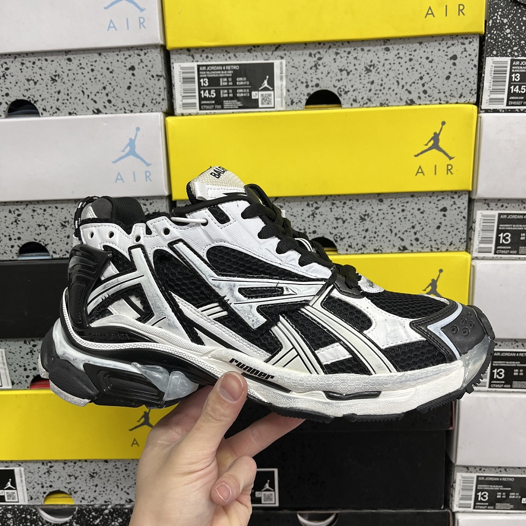 Balenciaga BLCG Runner 7.0 - Image 6