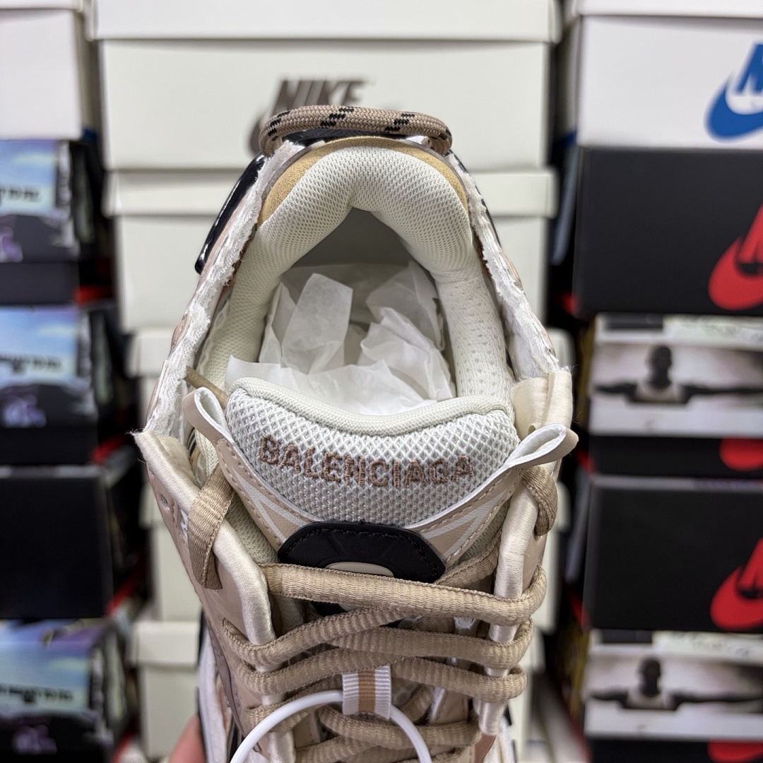 Balenciaga BLCG Runner7.0 - Image 77