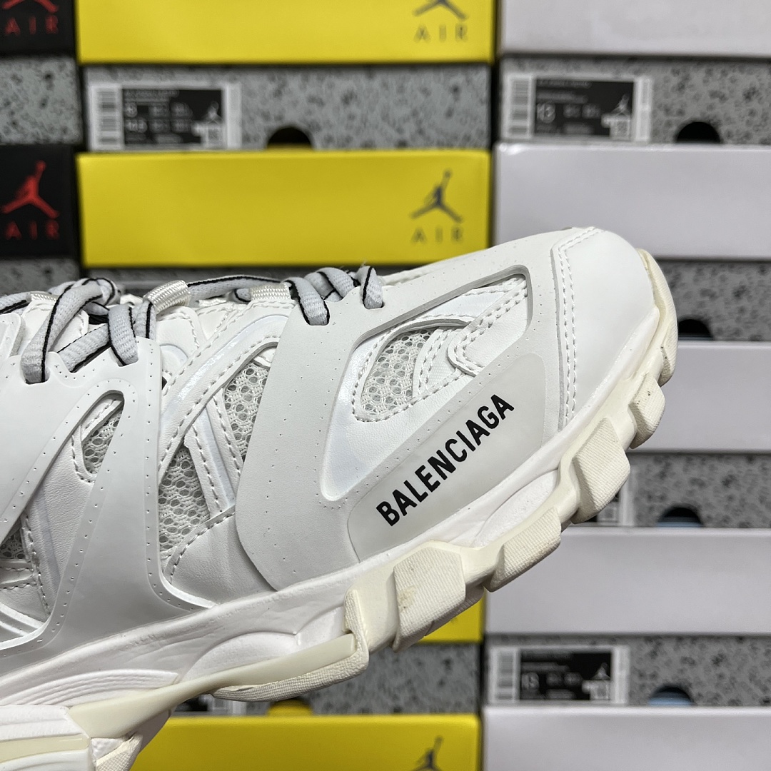 Balenciaga BLCG Track 3.0 - Image 9