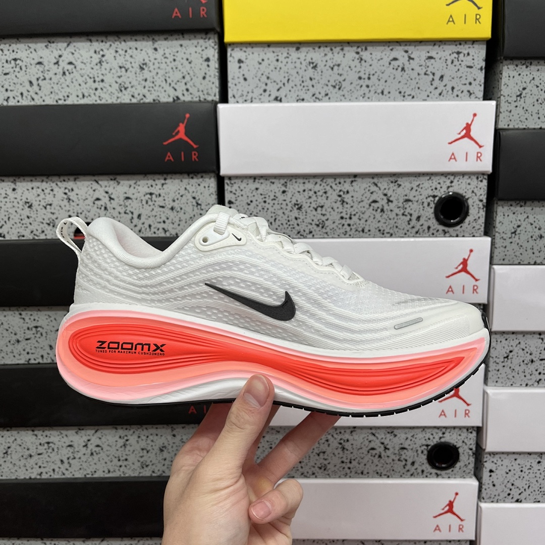 Nike Zoom Vomero - Image 9