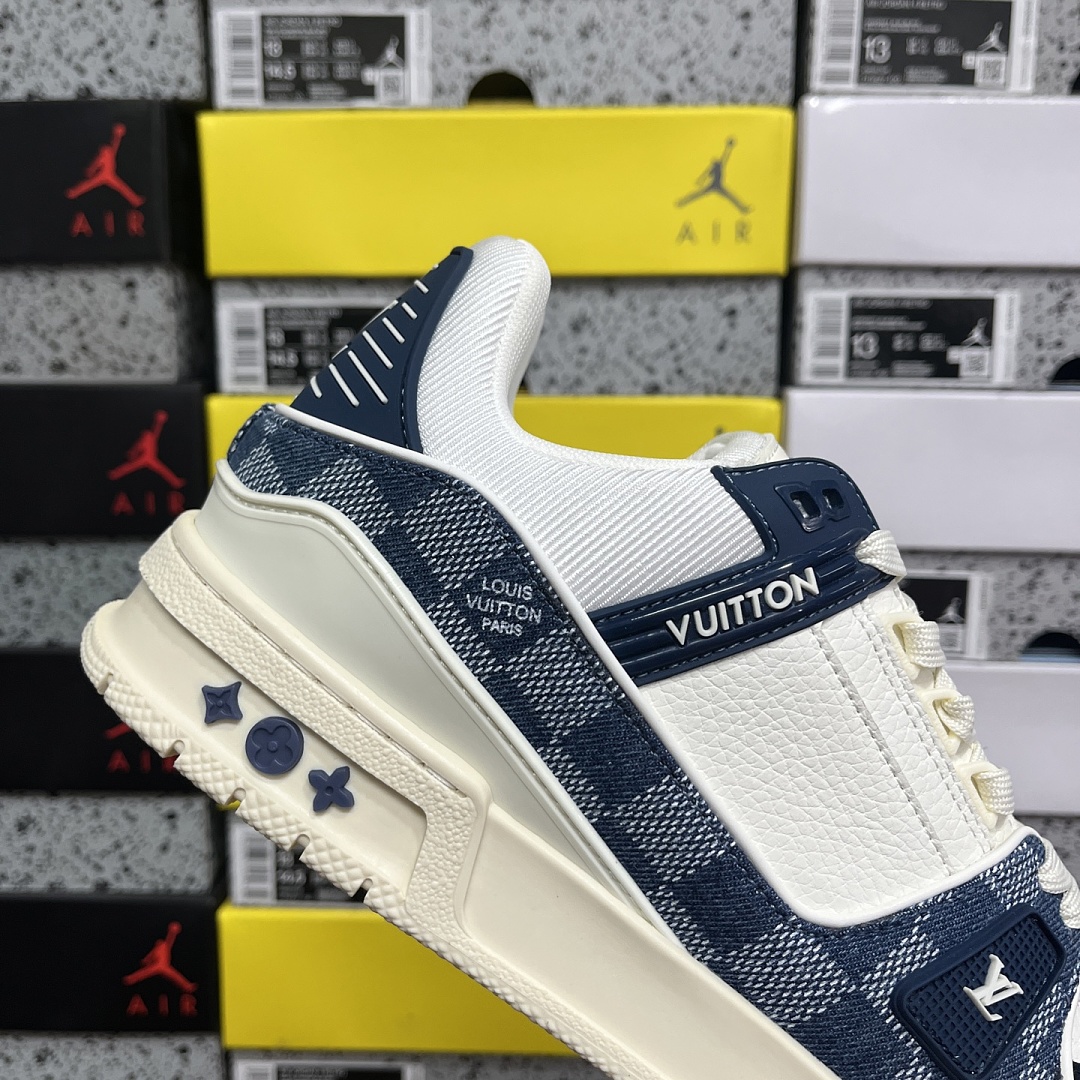 Louis Vuitton Trainer 1-07 - Image 4