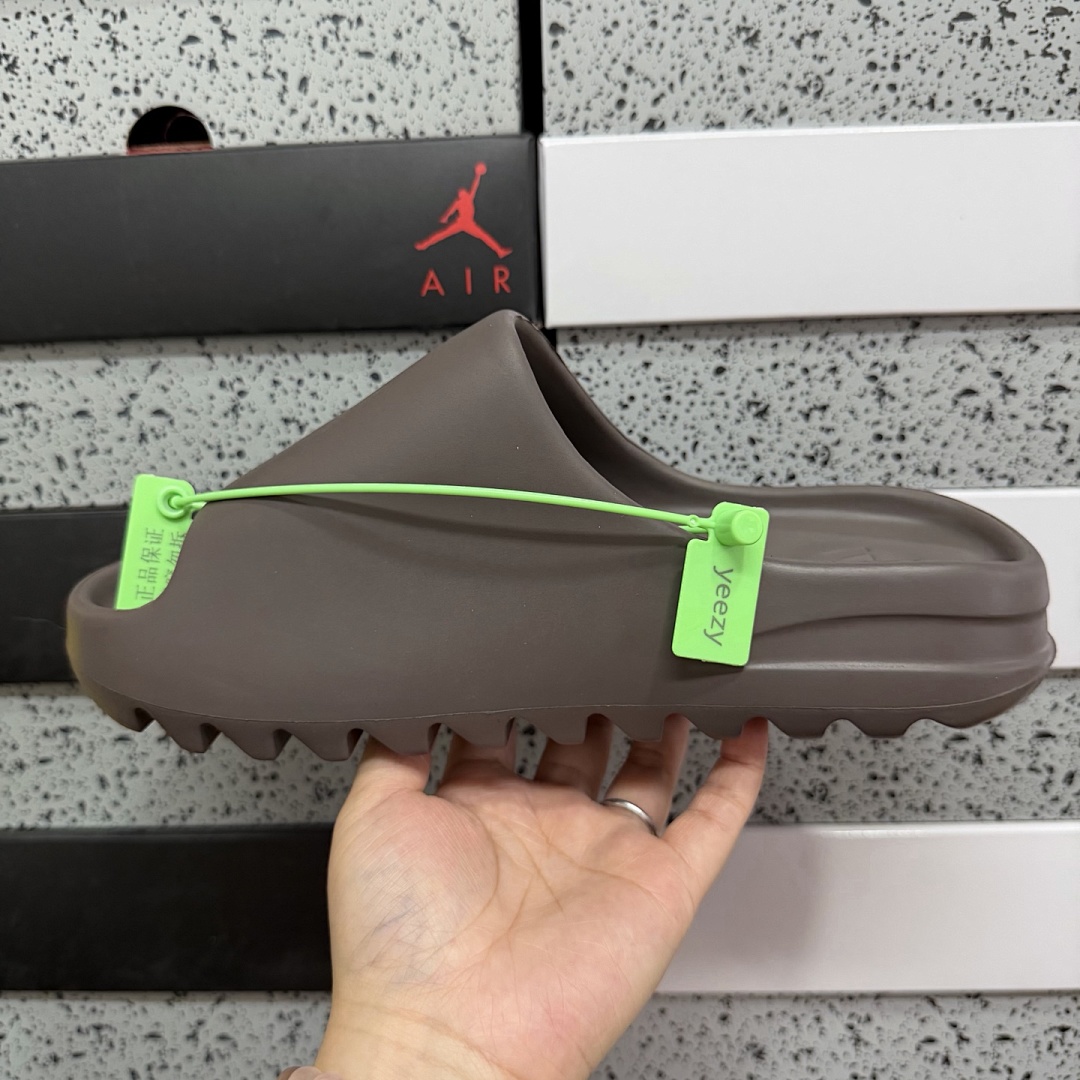 Adidas Slide/Foam Runner - Image 57