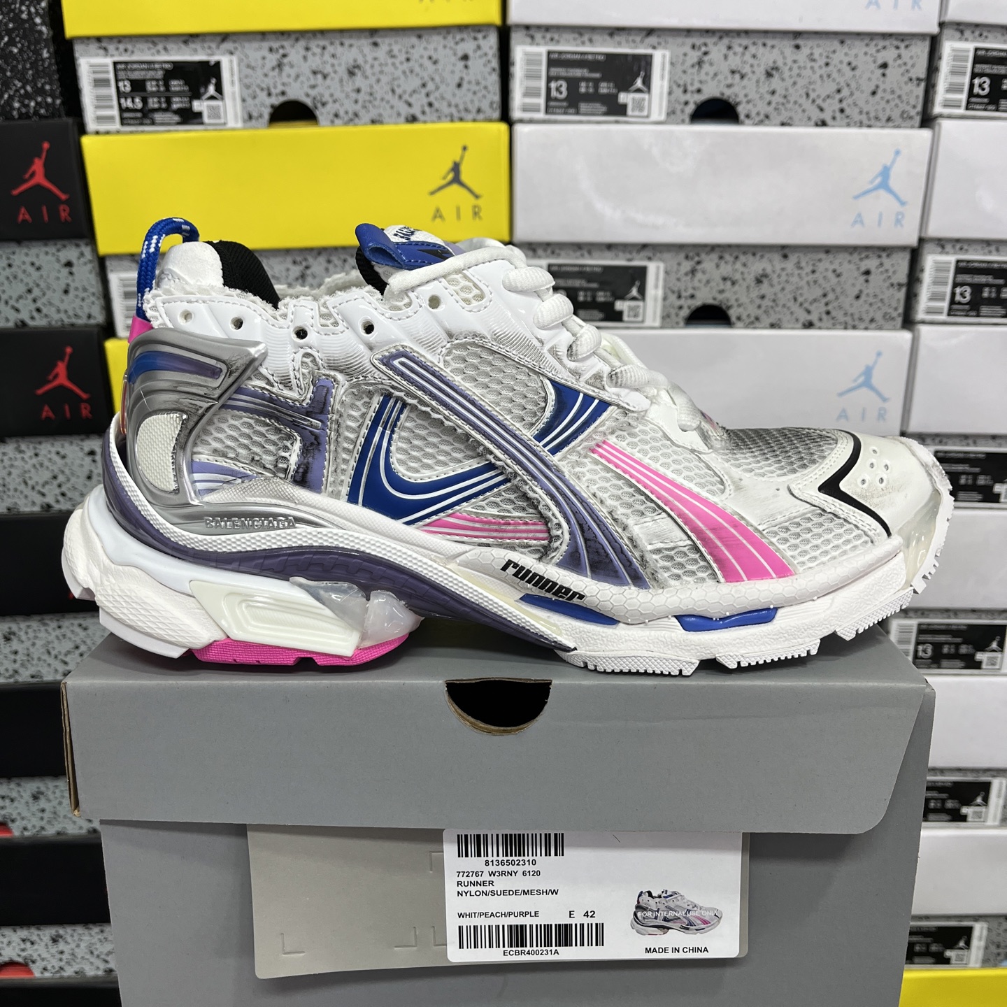 Balenciaga BLCG Runner 7.5 - Image 11