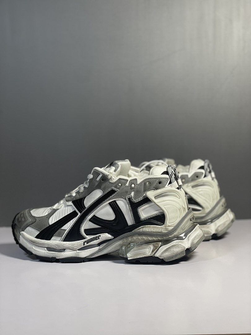 Balenciaga Runner 7.5 - Image 80