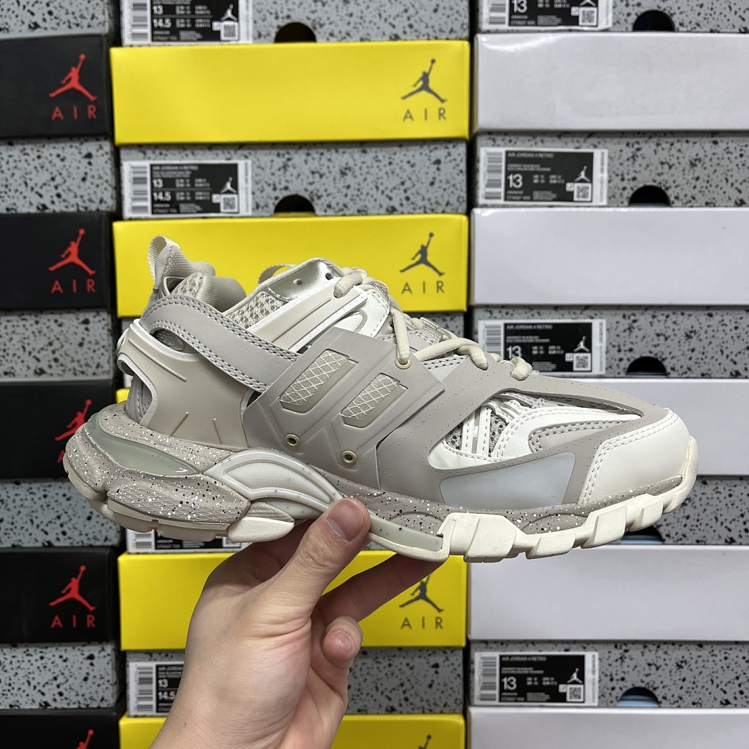 Balenciaga BLCG Track 3.0 - Image 8