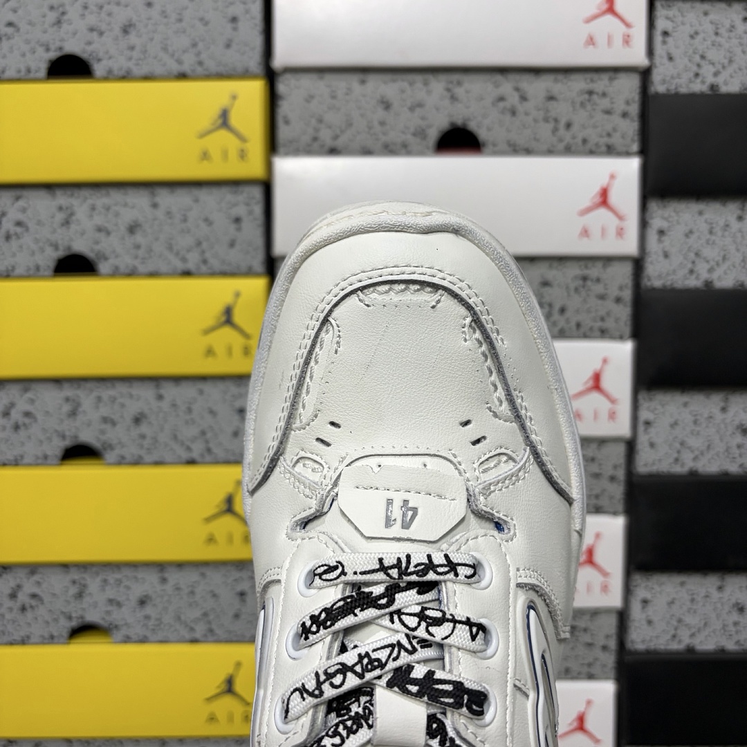 Balenciaga Hamptons Sneakers 9141 - Image 3