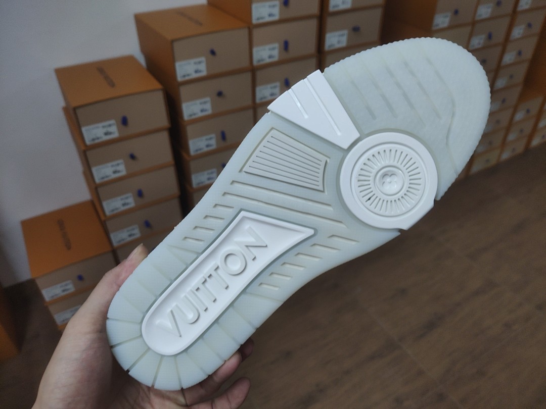 Louis Vuitton LV Trainer White Signature - Image 7