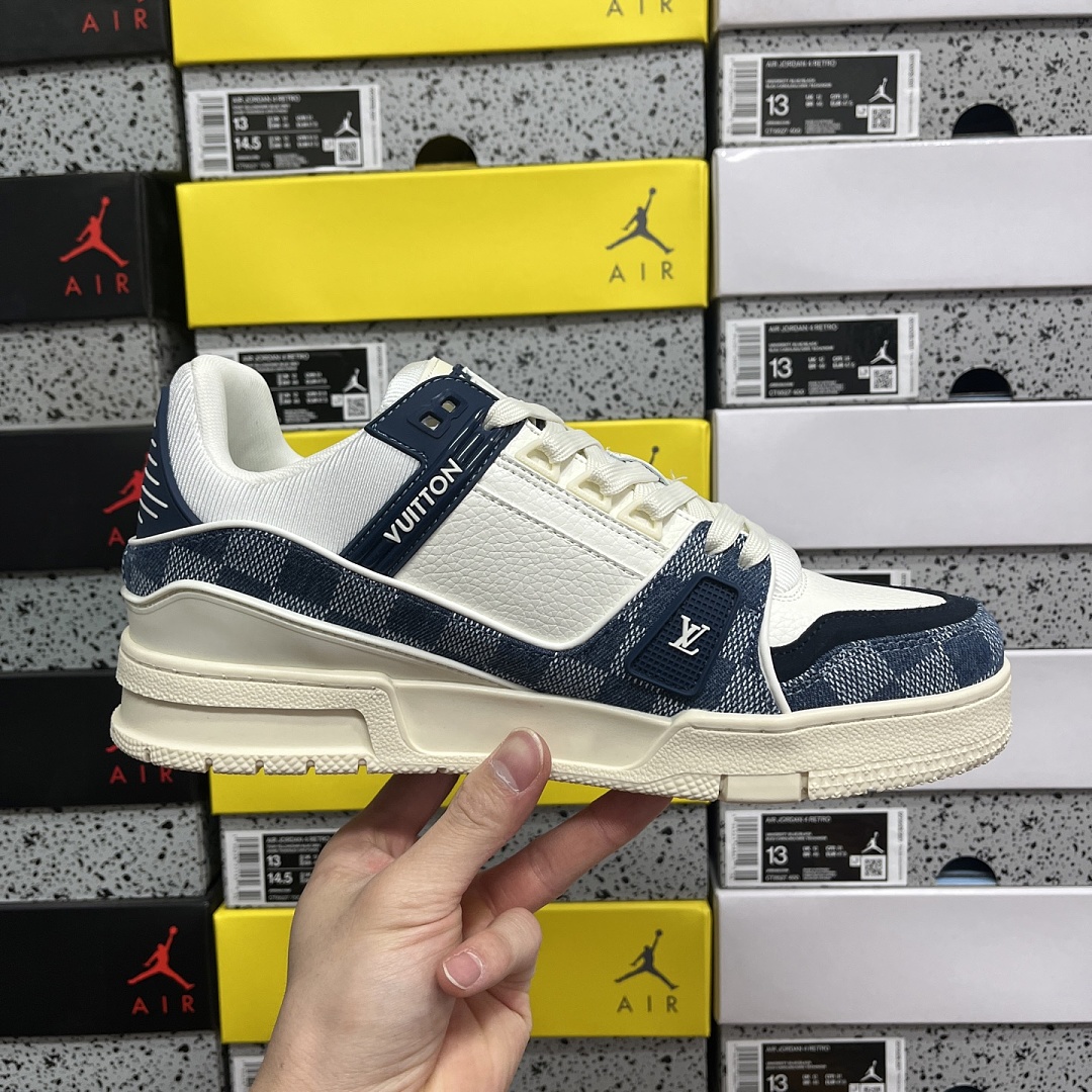Louis Vuitton Trainer 1-07 - Image 9