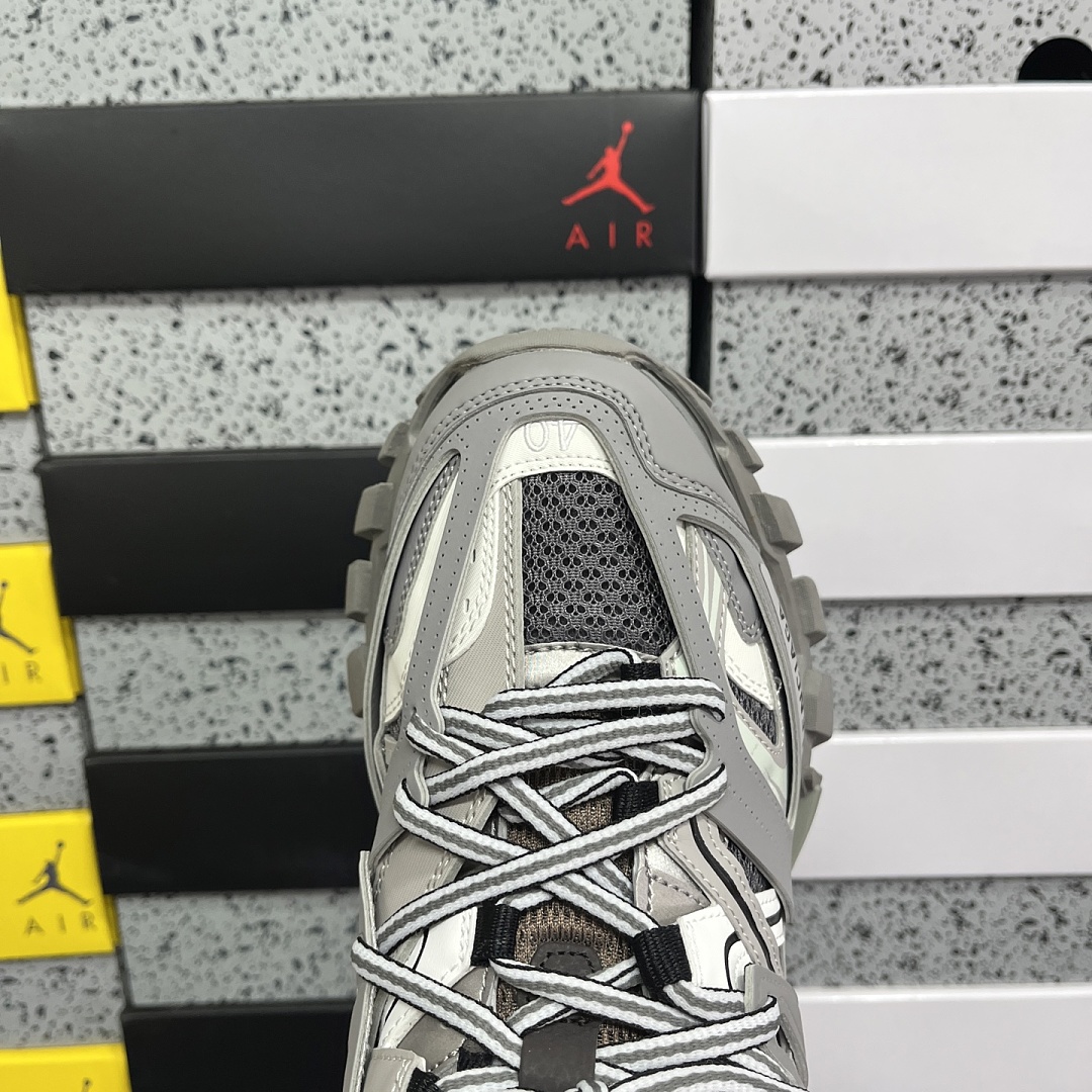Balenciaga Track - Image 3