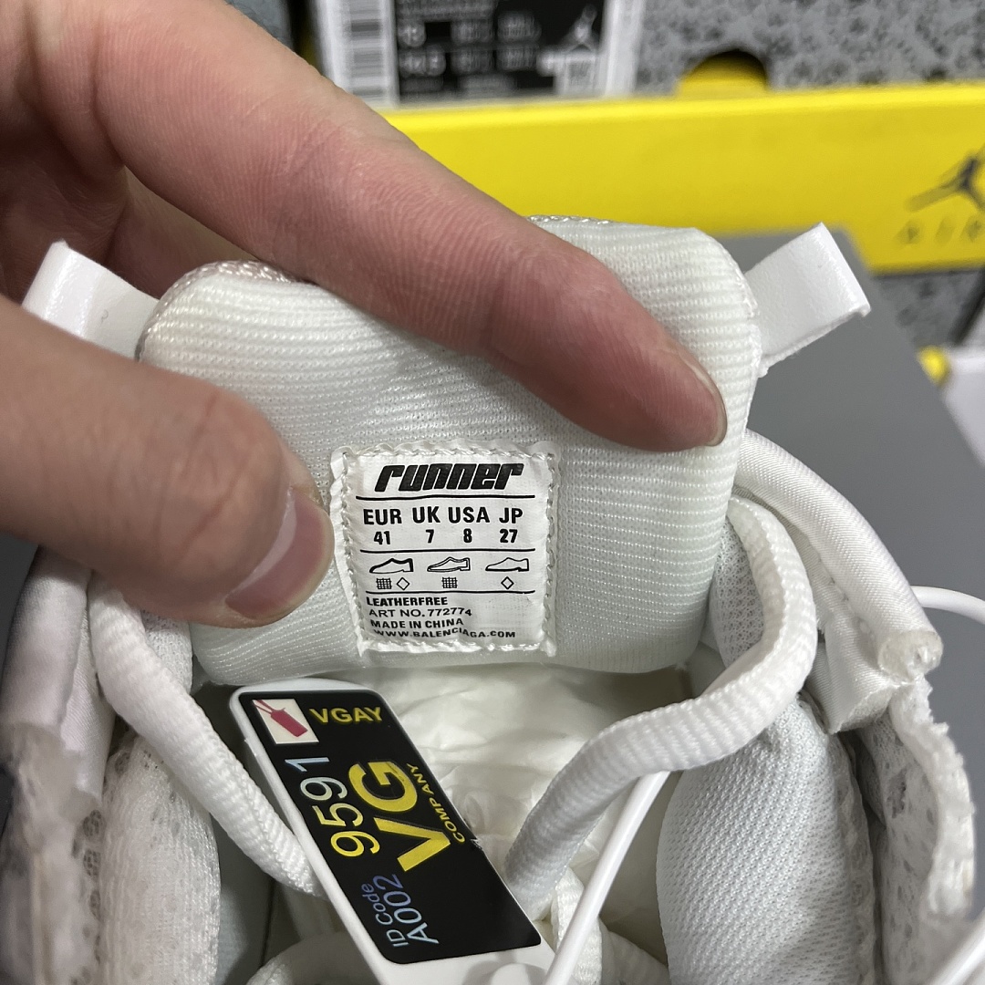 Balenciaga BLCG Runner 7.5 - Image 8