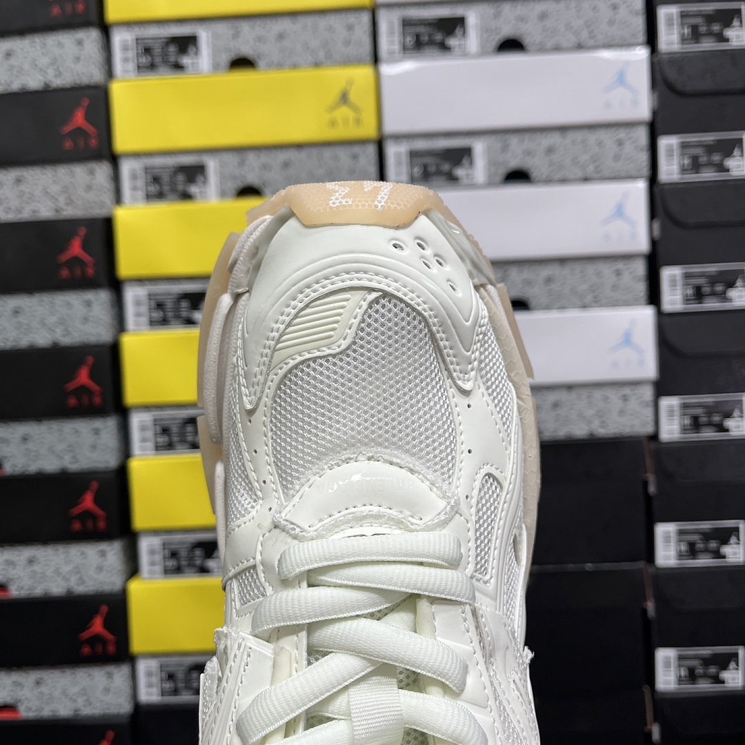 Balenciaga BLCG Runner 7.0 - Image 4