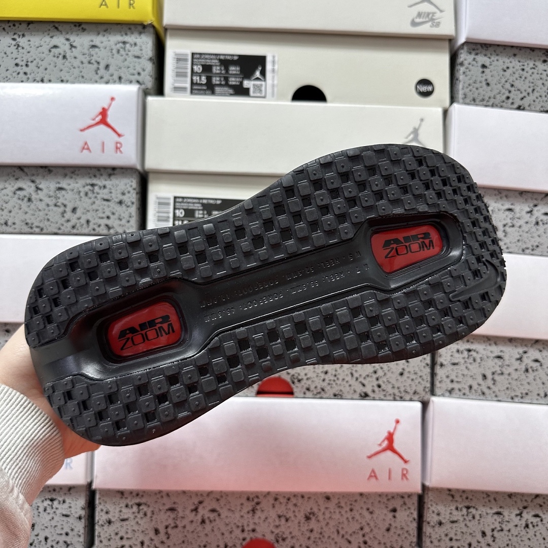 Nike Vomero Premium HQ2050-880 - Image 8