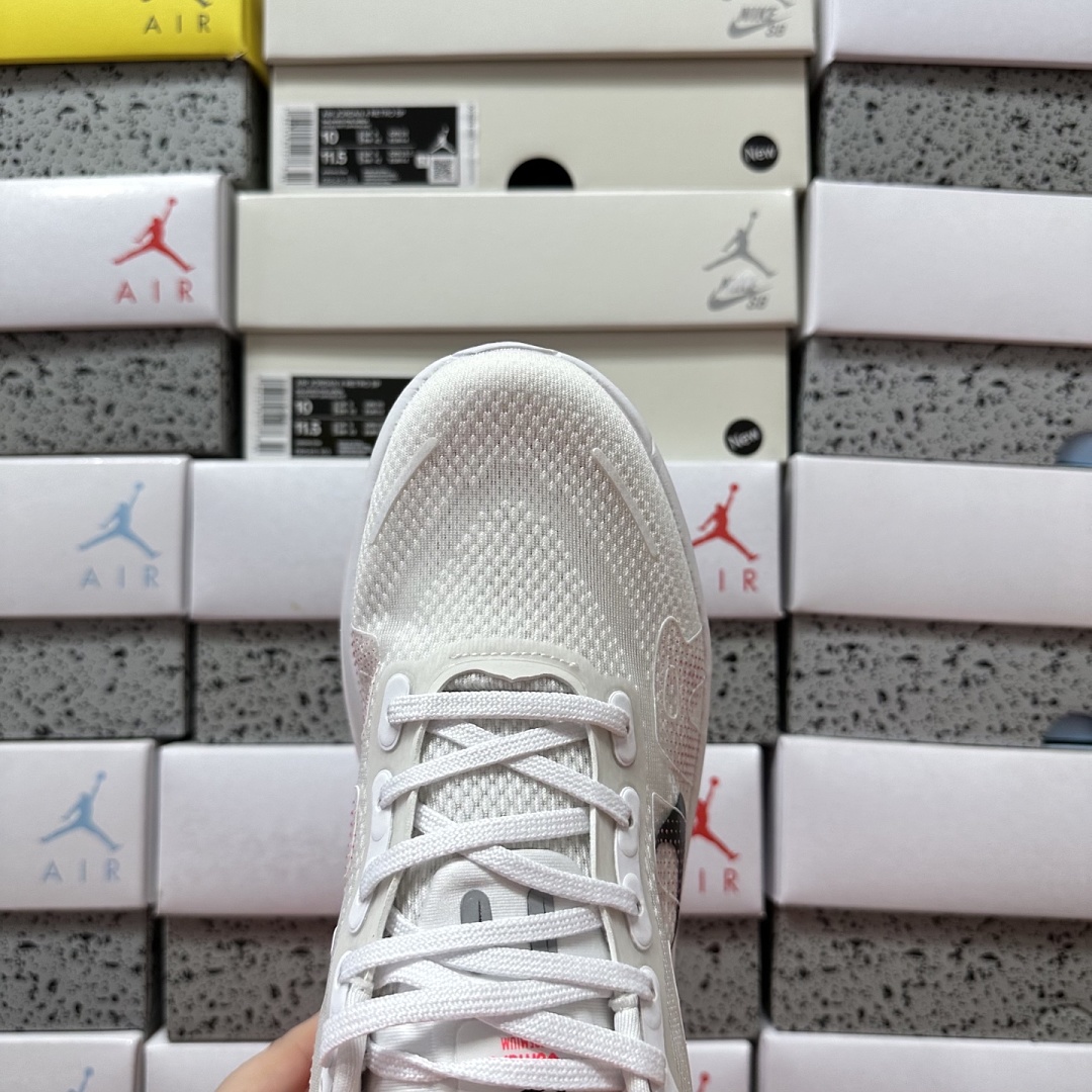 Nike Vomero Premium White Bright Crimson HQ2050-103 - Image 2