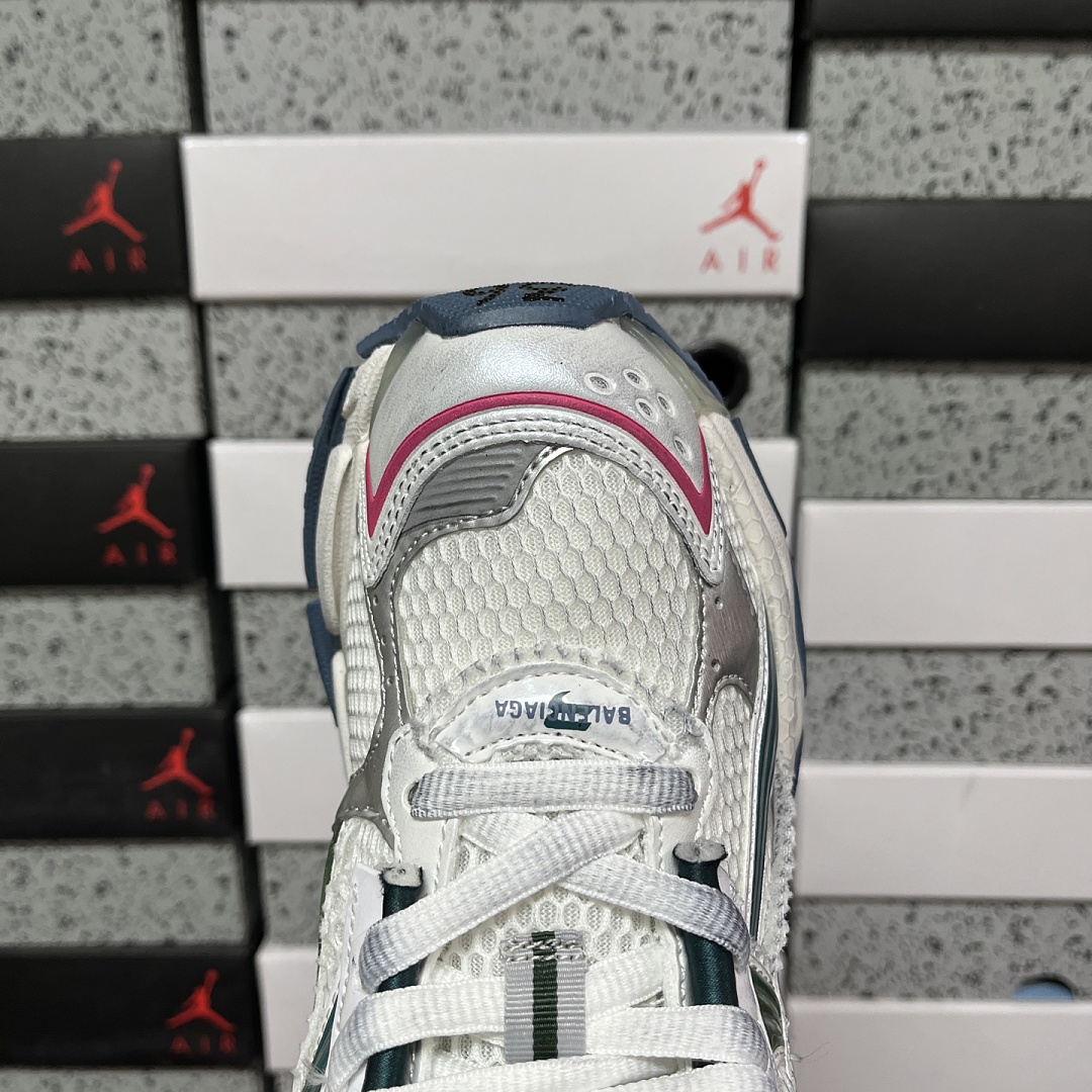 Balenciaga BLCG Runner 7.5 - Image 9