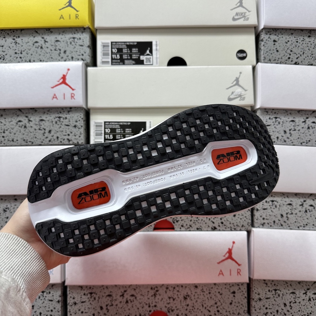 Nike Vomero Premium HQ2050-140 - Image 7