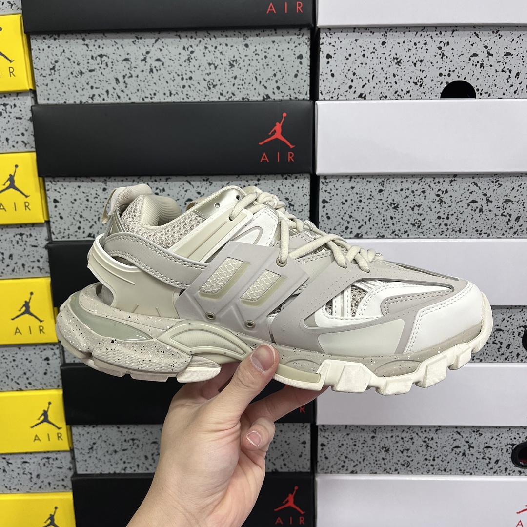 Balenciaga Track Beige Outsole Speckled - Image 4
