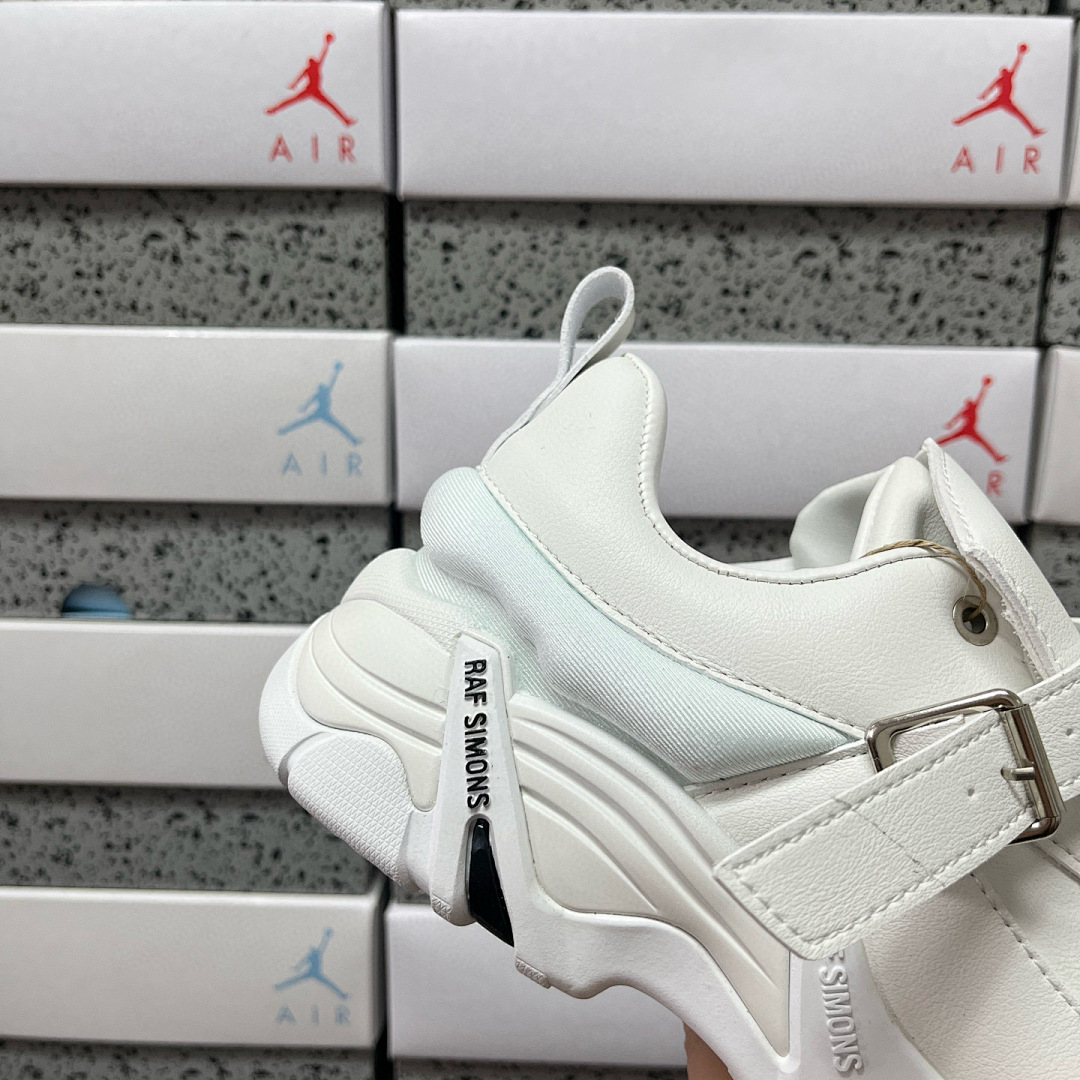 On Running Raf Simons Antei Low Top - Image 6