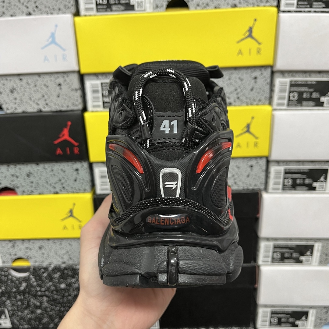 Balenciaga BLCG Runner 7.0 - Image 10