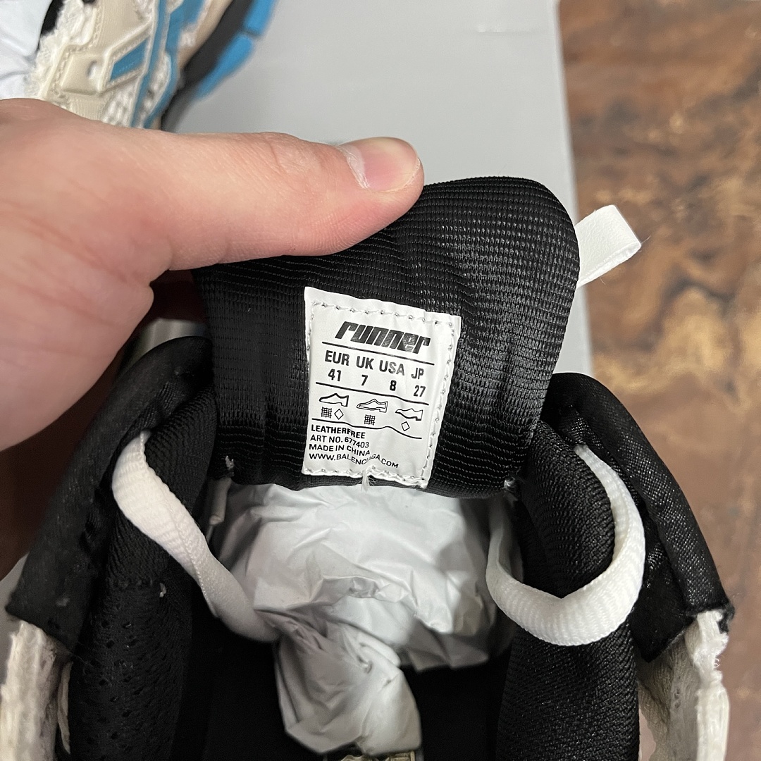 Balenciaga BLCG Runner 7.0 - Image 10