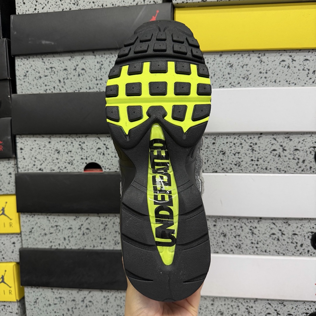 Nike Air Max 95 SP Undefeated Geo NYC Neon IB4523-004 - Image 3