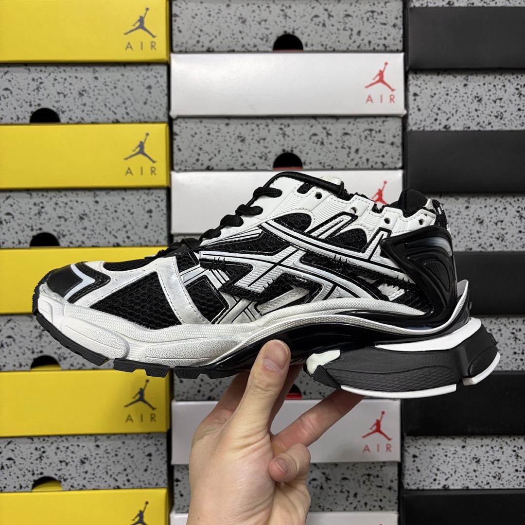 Balenciaga BLCG Runner White Black 7.0 - Image 6