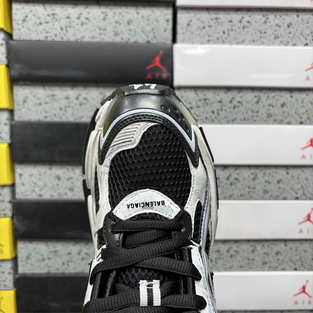Balenciaga Runner LED 7 Gen - Image 12