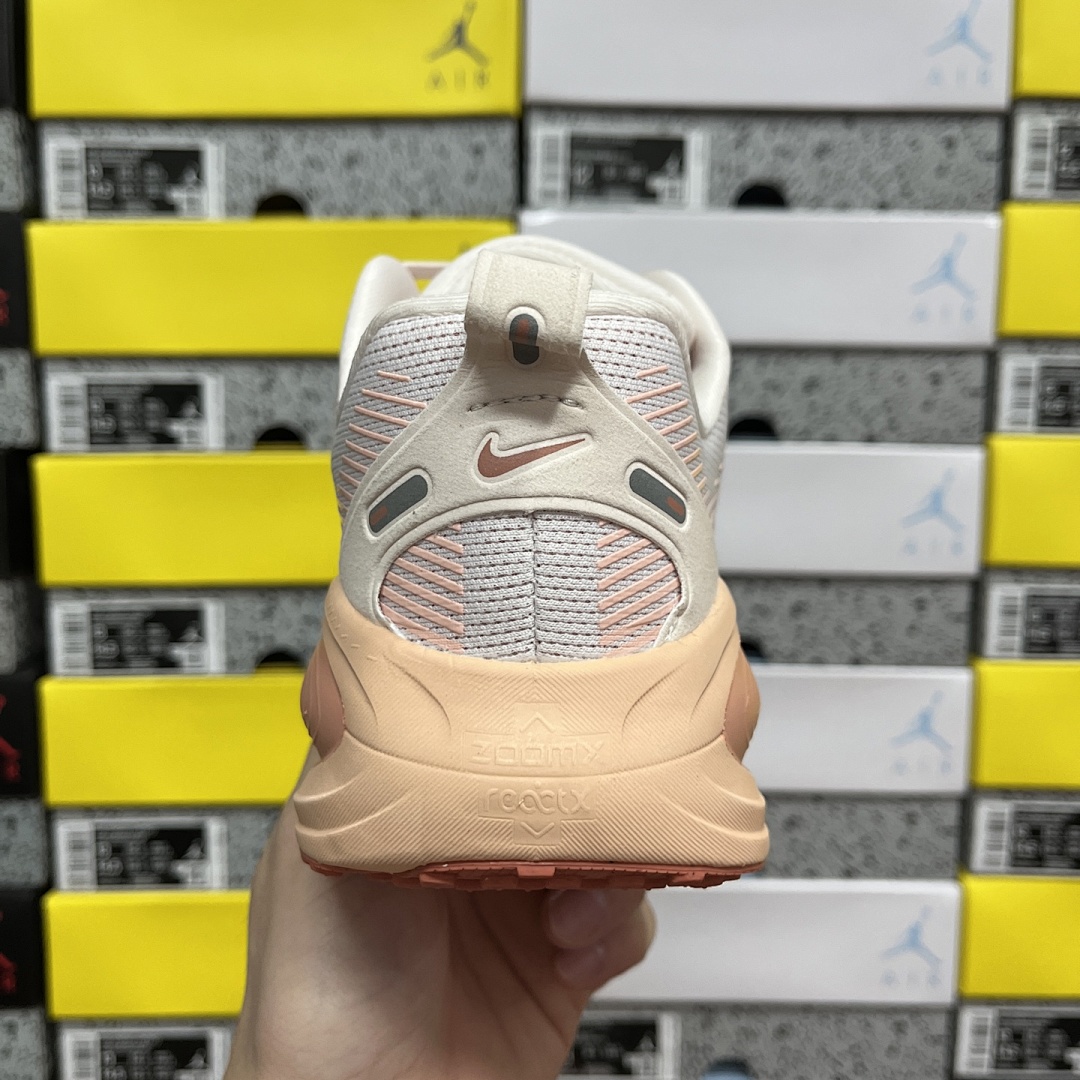 Nike Zoom Vomero - Image 7