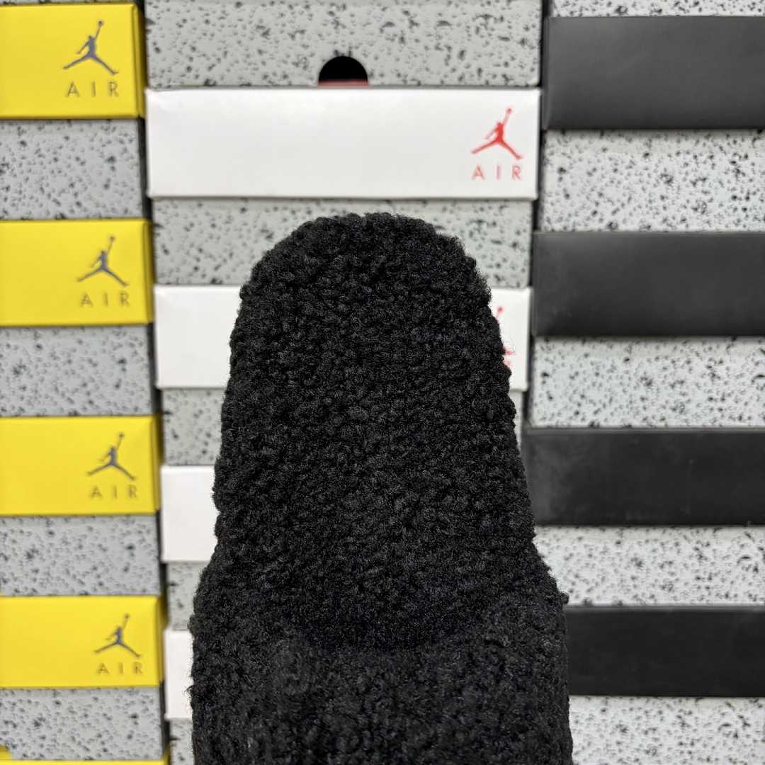 Balenciaga BLCG Furry Slide (Black) - Image 2