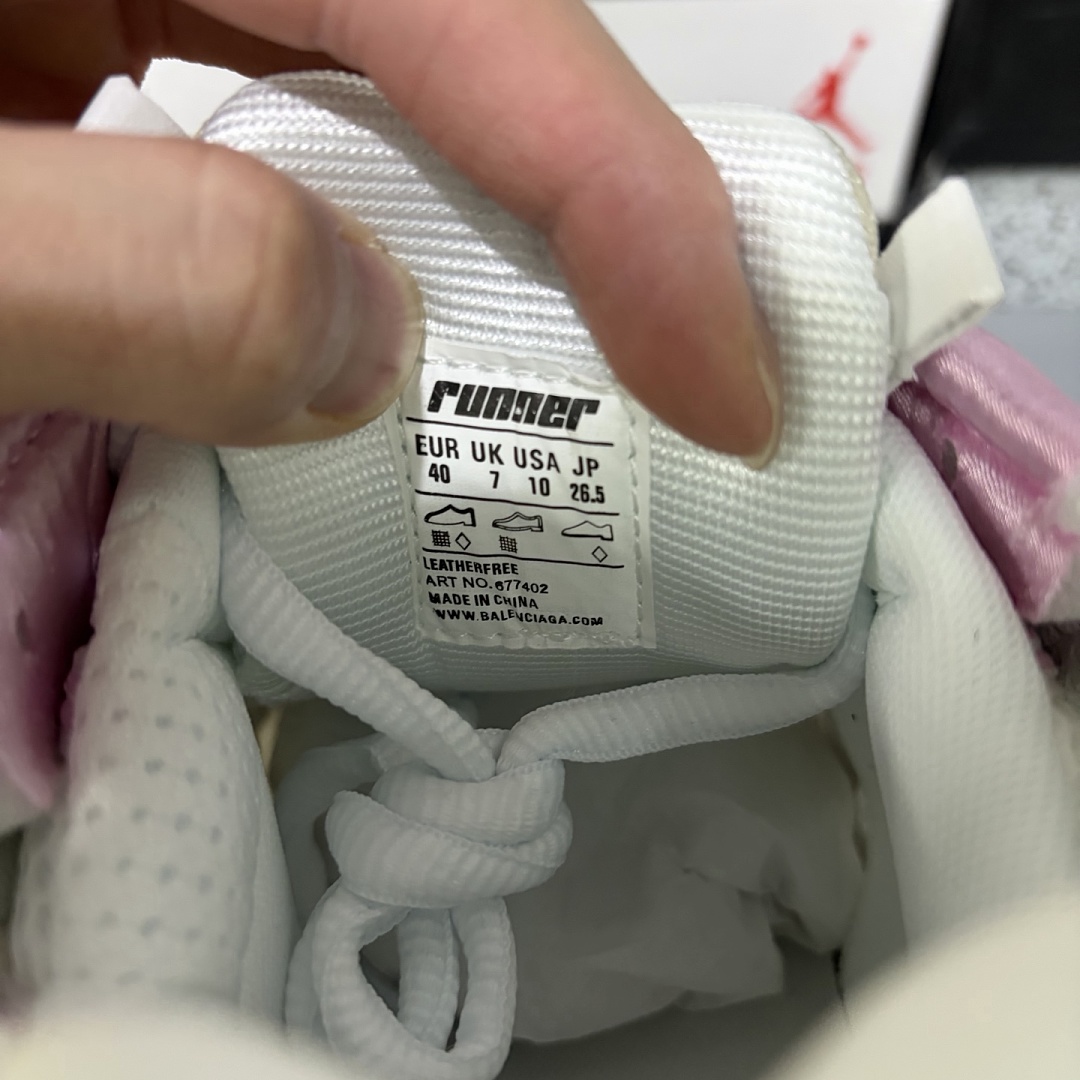 Balenciaga BLCG Runner 7.0 - Image 2