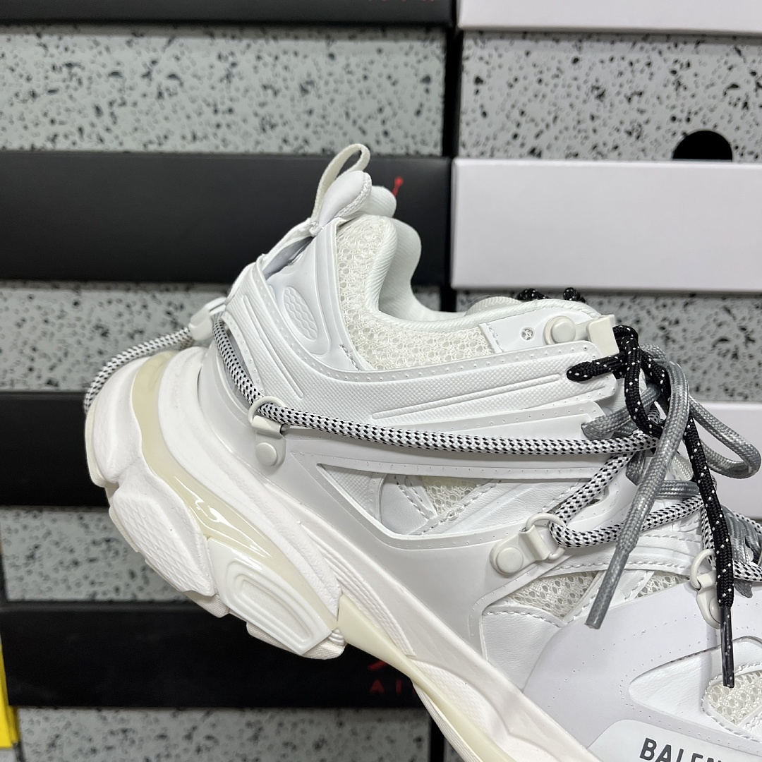 Balenciaga BLCG Track 3.0 - Image 2