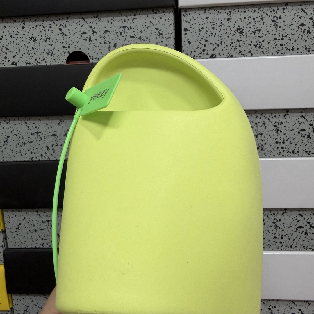 Adidas Slide/Foam Runner - Image 88