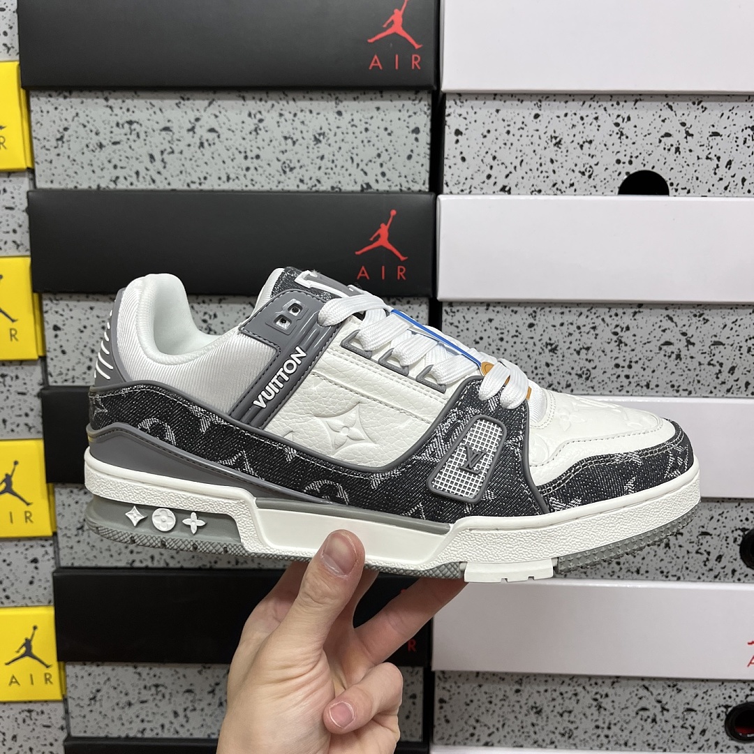 Louis Vuitton Trainer - Image 3