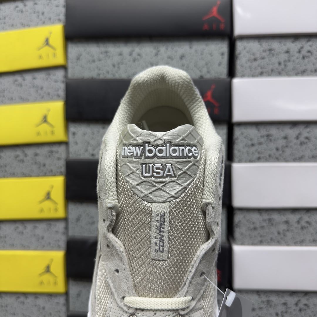 New Balance 990V3 MiUSA Kith Hallow - Image 5