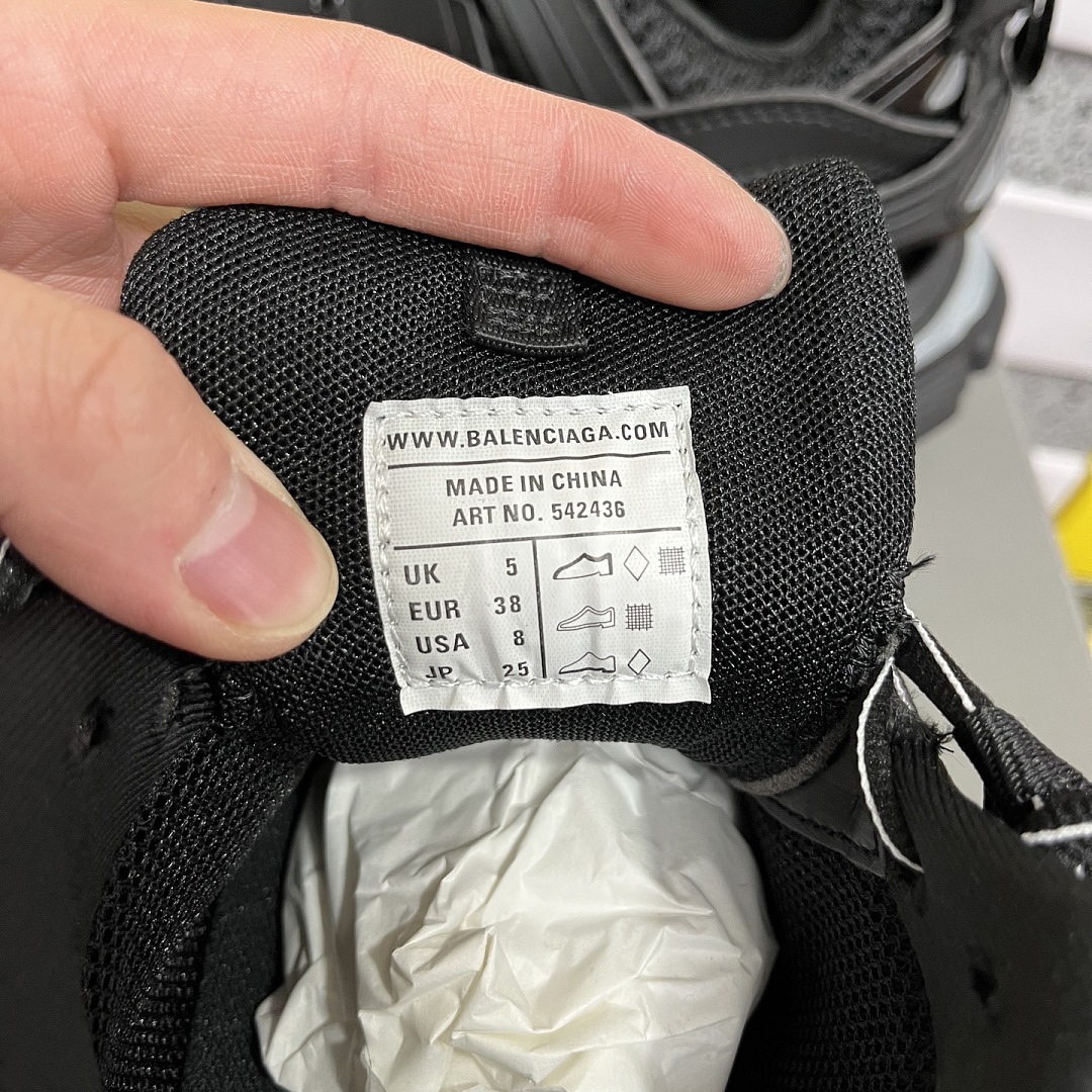 Balenciaga BLCG Track 3.0 Black LED - Image 10