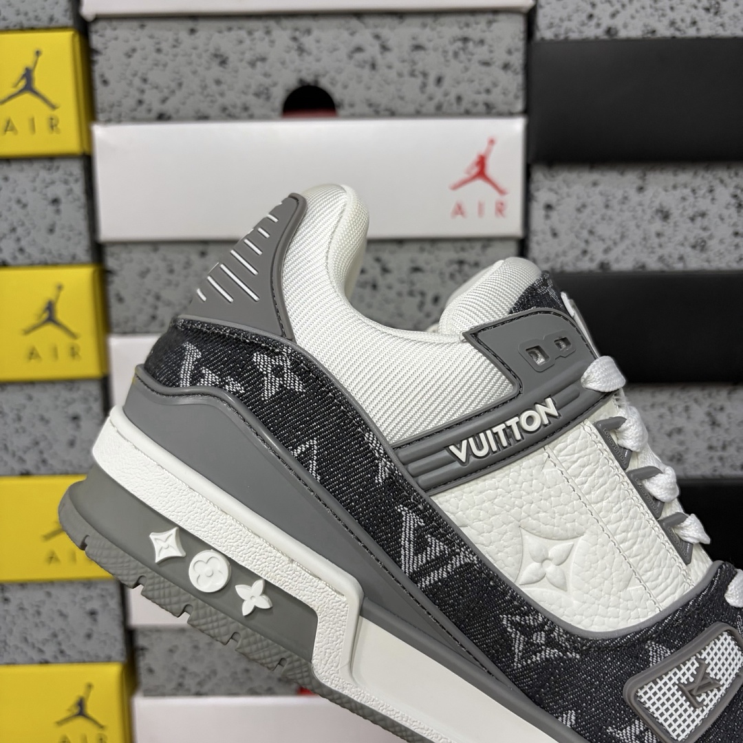 Louis Vuitton Trainer - Image 2