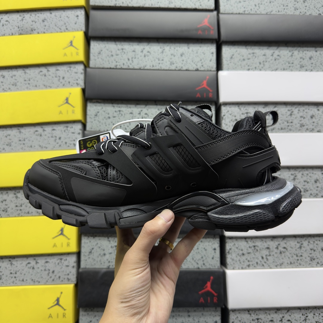 Balenciaga BLCG Track LED 3.0 (Black) - Image 8