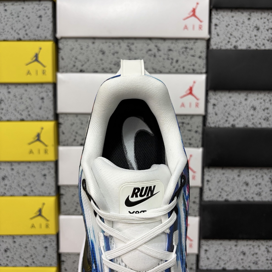 Nike Vomero 18 SE Light Trails - Image 6