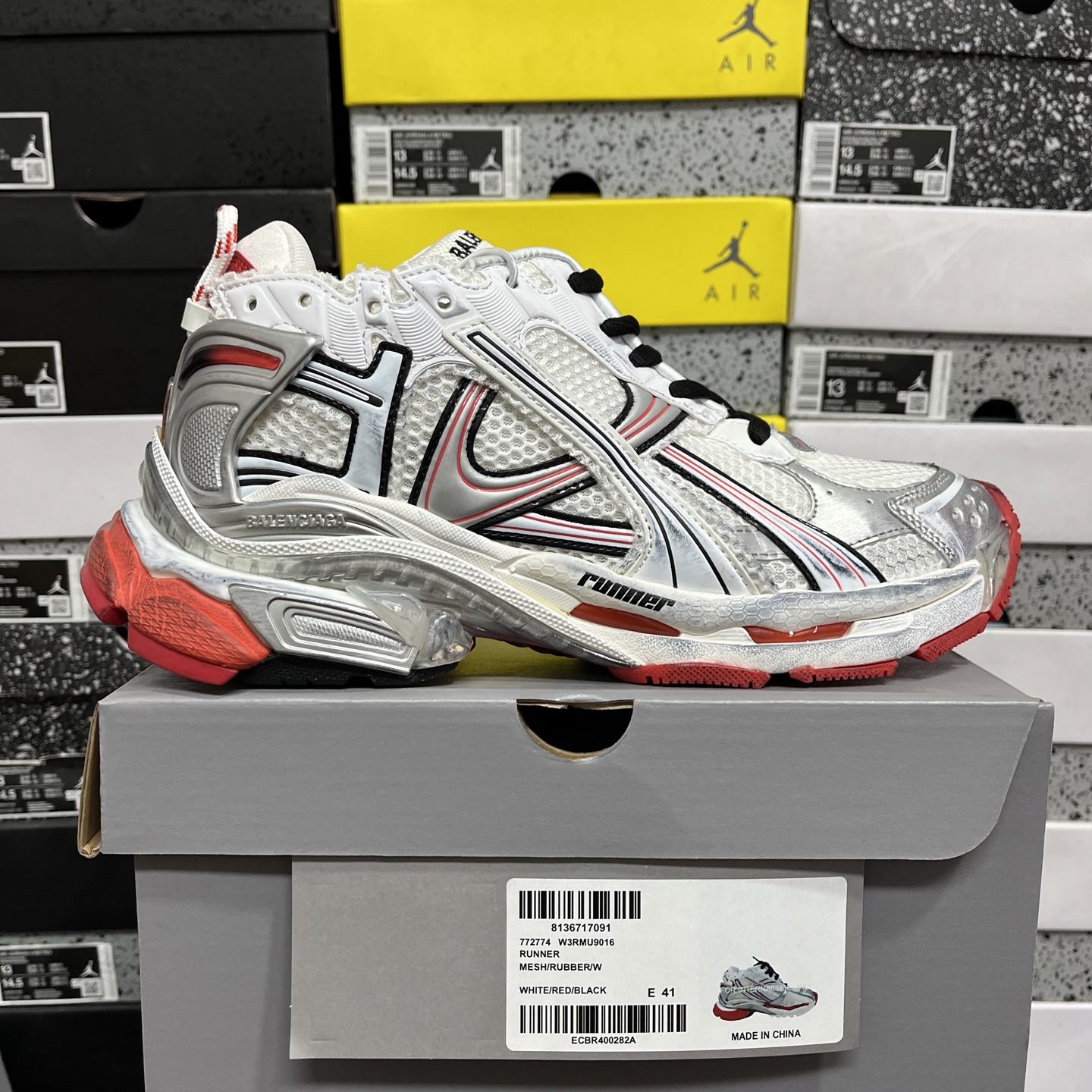 Balenciaga BLCG Runner 7.5 - Image 11