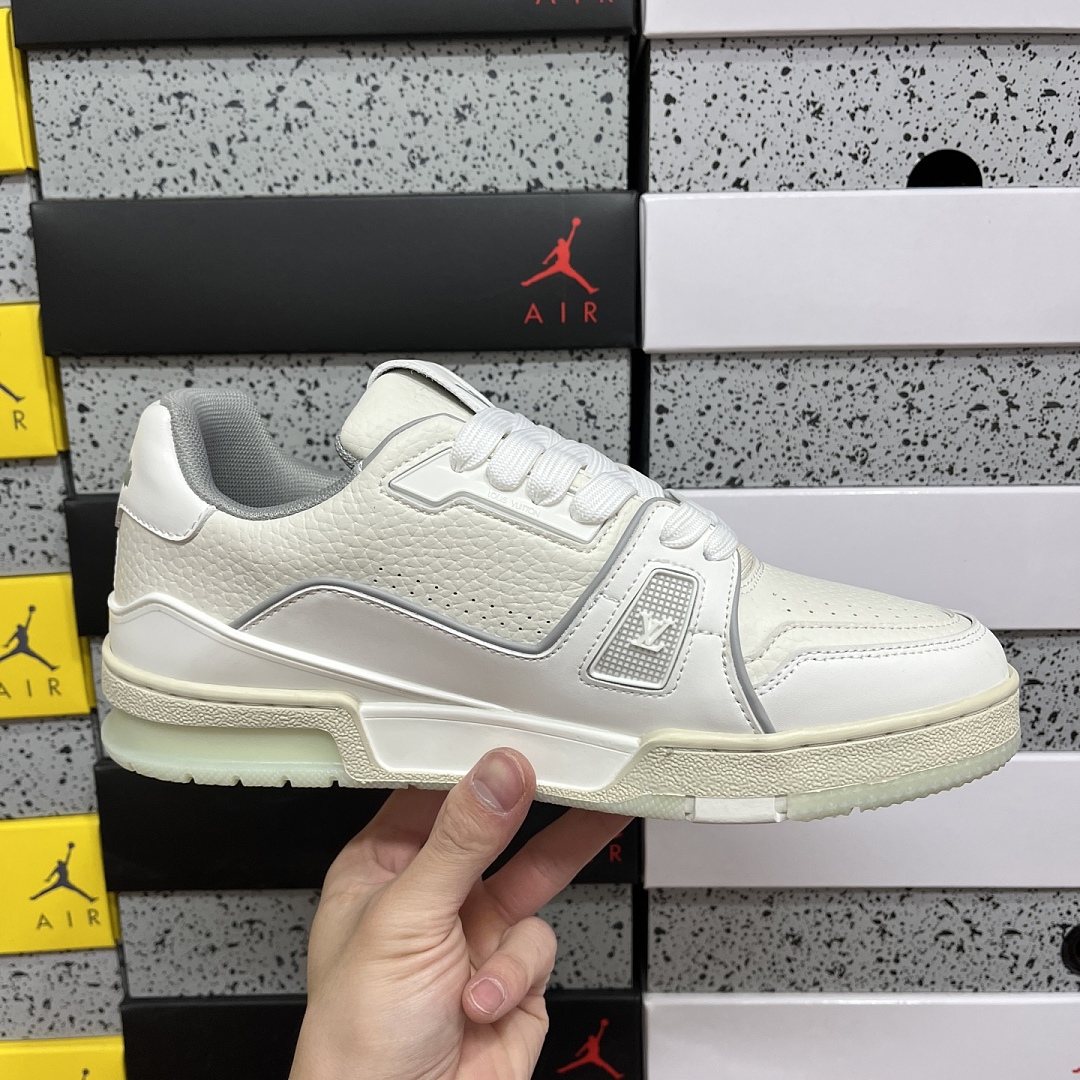 Louis Vuitton Trainer - Image 8