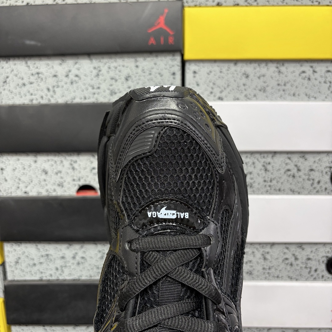 Balenciaga Runner 7 Gen (Black LED) - Image 2