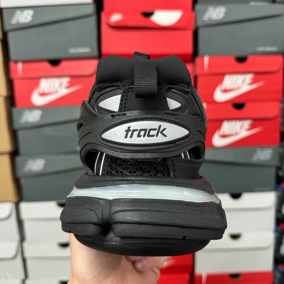 Balenciaga Track Black LED - Image 9