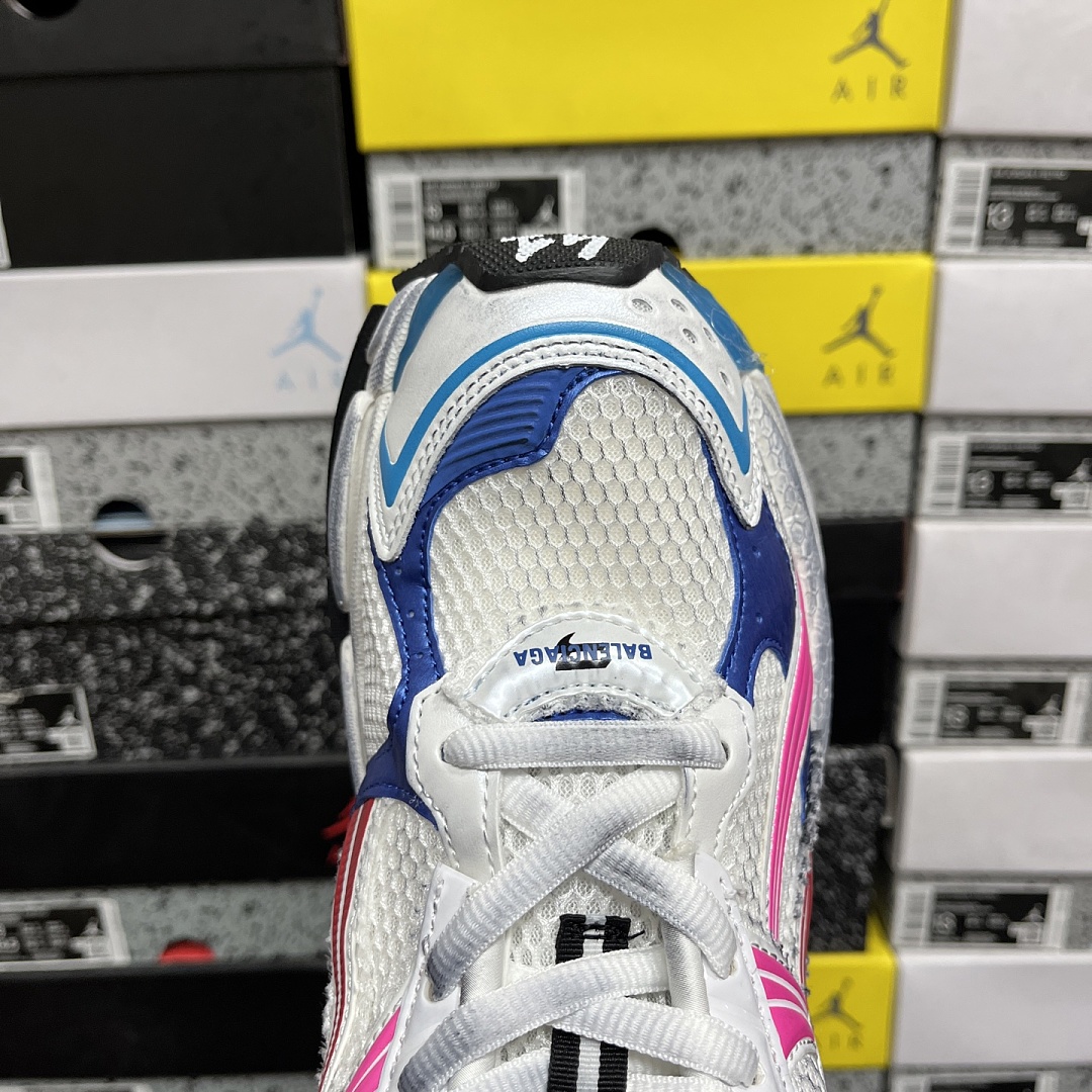 Balenciaga BLCG Runner 7.5 - Image 10